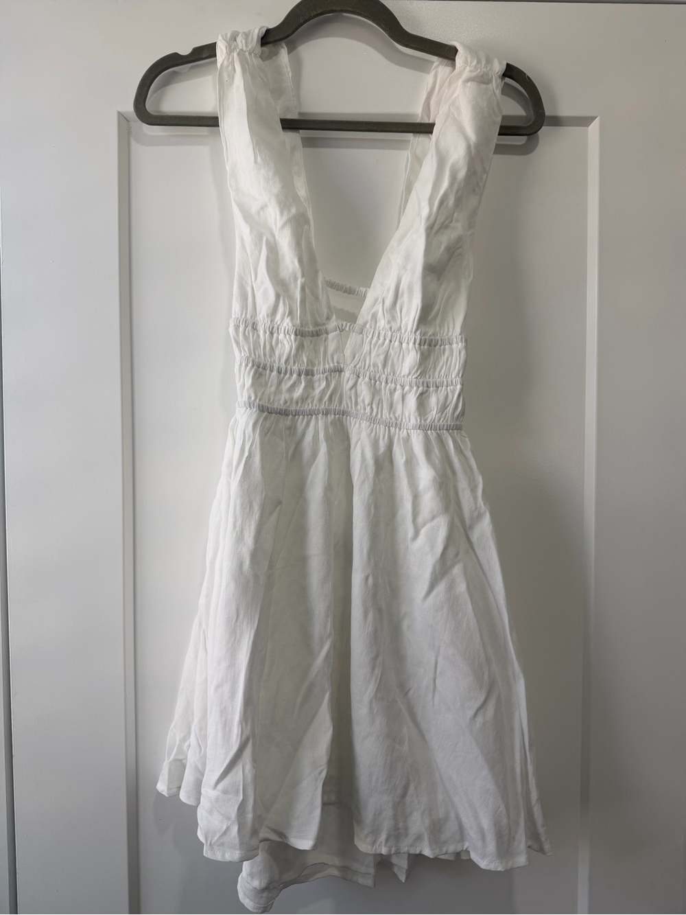 Stella Laguna Beach White V-Neck Mini Sundress